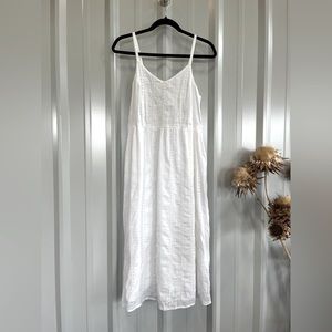 Old navy sundress White size M NWT